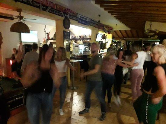 Cristobal Sports & Music Pub Sa Coma